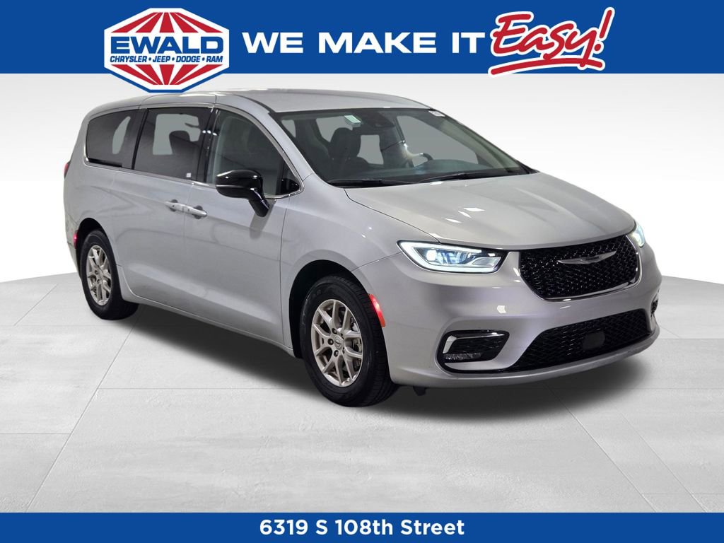 Certified 2024 Chrysler Pacifica Touring-L