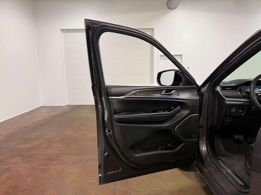 Used 2024 Jeep Grand Cherokee L Overland w/ Trailer Tow Package image 57