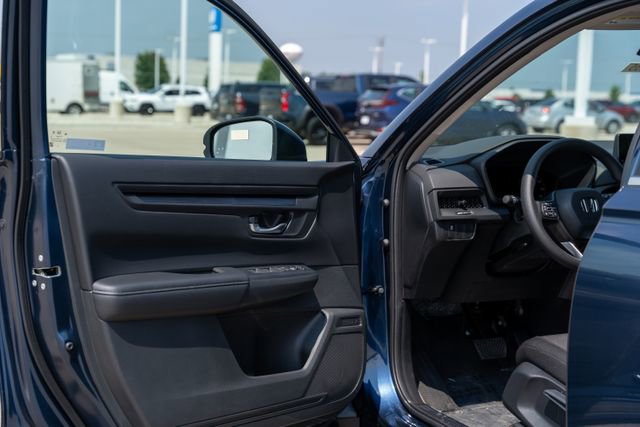Used 2025 Honda CR-V LX image 21