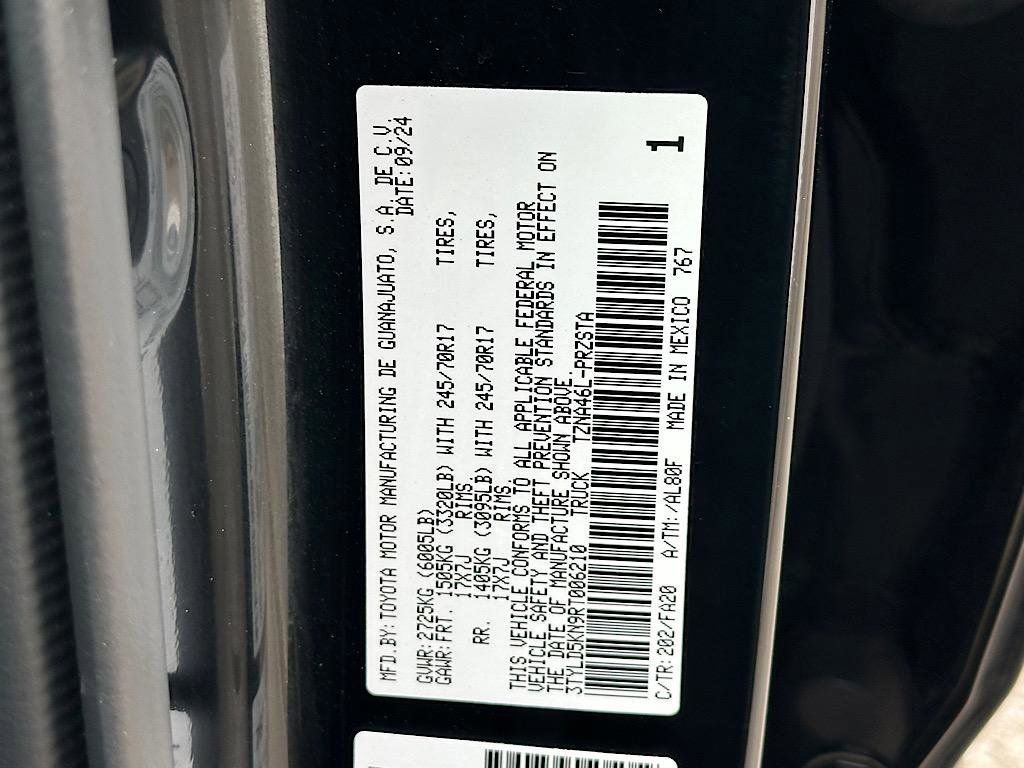 Certified 2024 Toyota Tacoma SR image 29