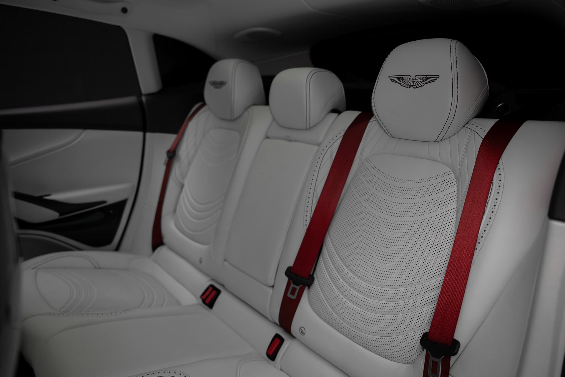 Used 2023 Aston Martin DBX AWD/4WD image 70