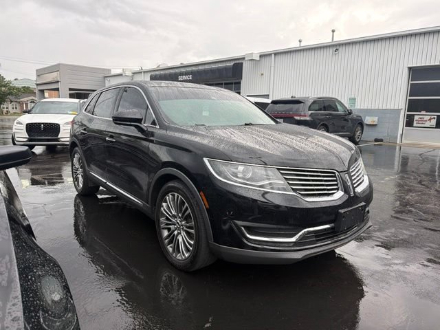 Used 2016 Lincoln MKX Reserve w/ Driver Assistance Package AWD/4WD image 3