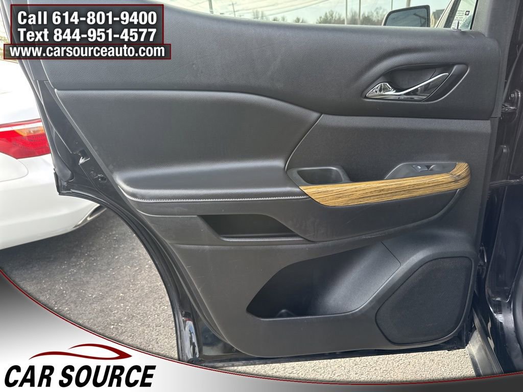 Used 2017 GMC Acadia Denali image 29