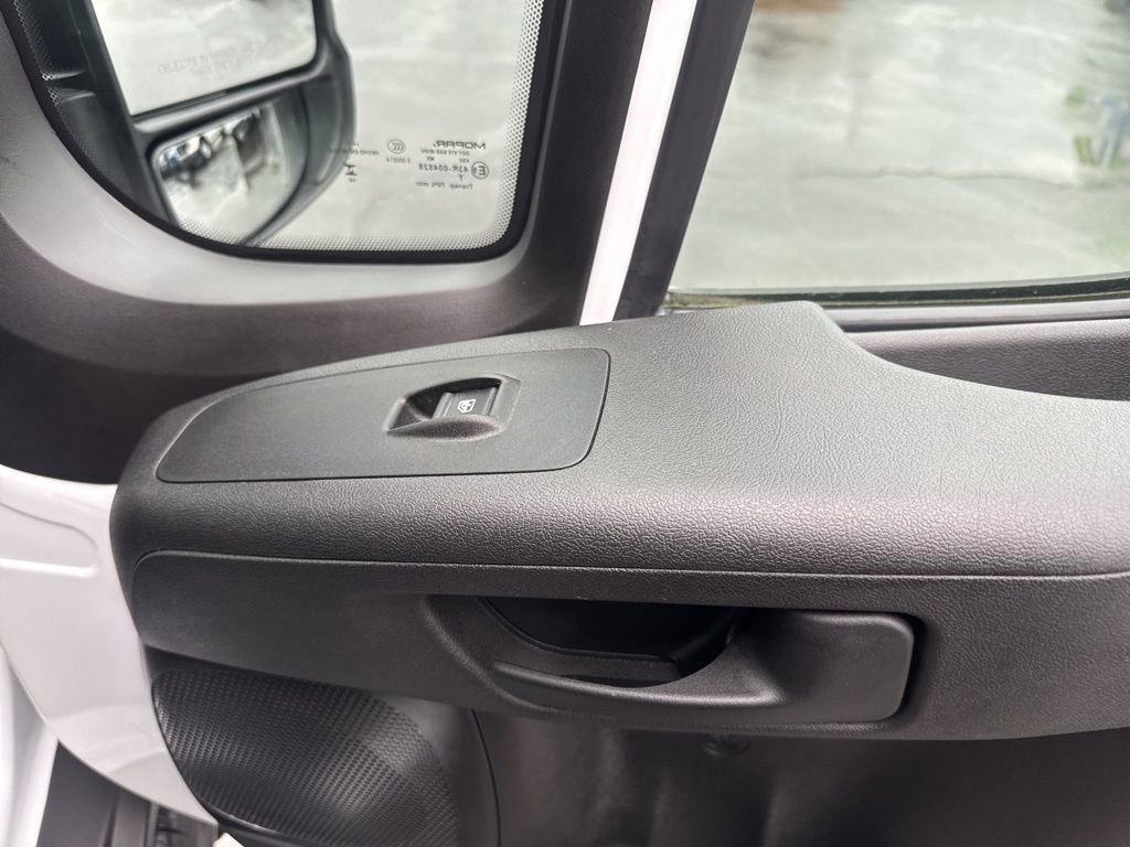 Used 2024 RAM ProMaster 2500 image 32
