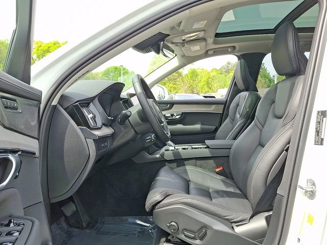 Used 2025 Volvo XC90 T8 Ultra w/ Protection Package Premier image 13