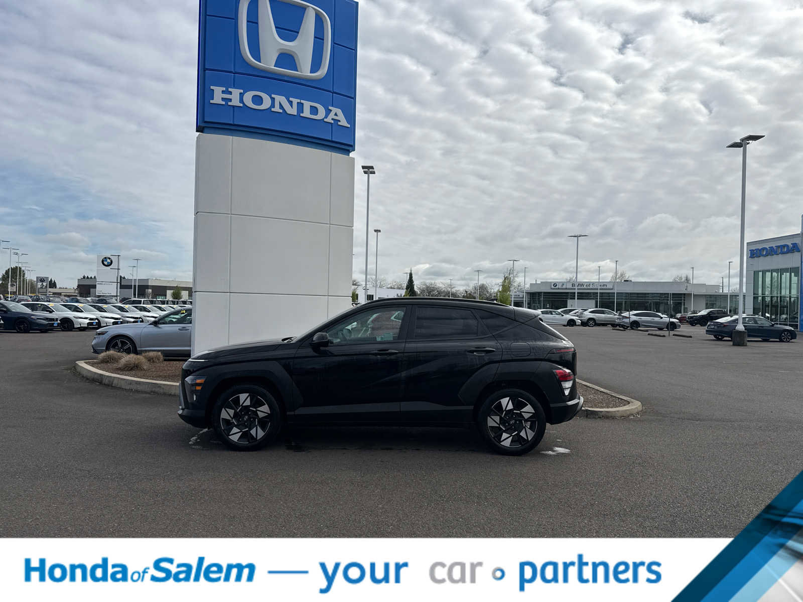 Used 2024 Hyundai Kona SEL image 3
