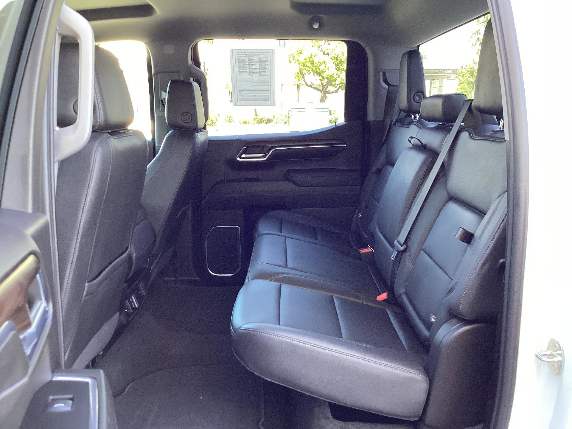 Used 2024 GMC Sierra 1500 SLT AWD/4WD image 12