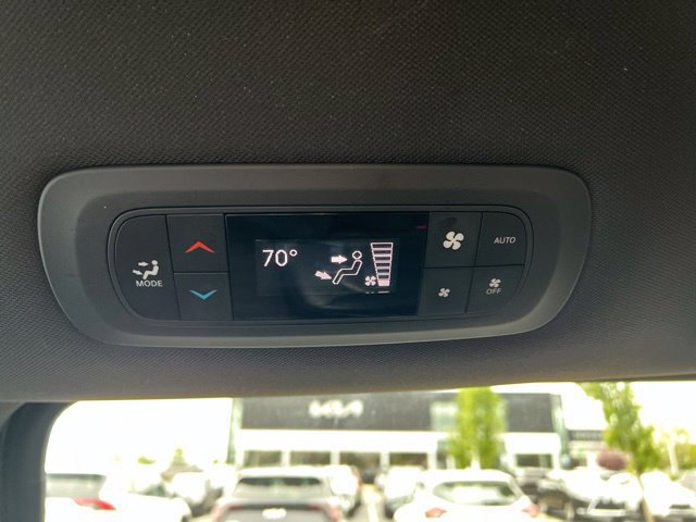 Used 2018 Chrysler Pacifica Touring-L Plus w/ S Appearance Package FWD image 33