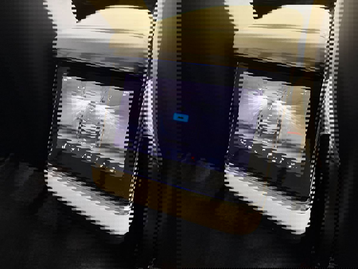 Used 2021 Tesla Model S Plaid image 32