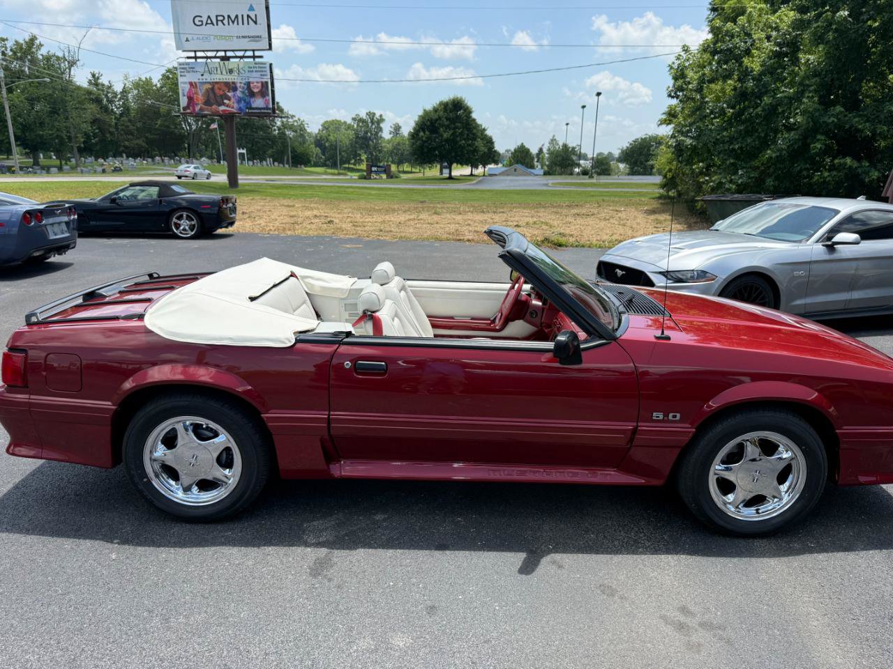 Used 1992 Ford Mustang GT RWD image 7