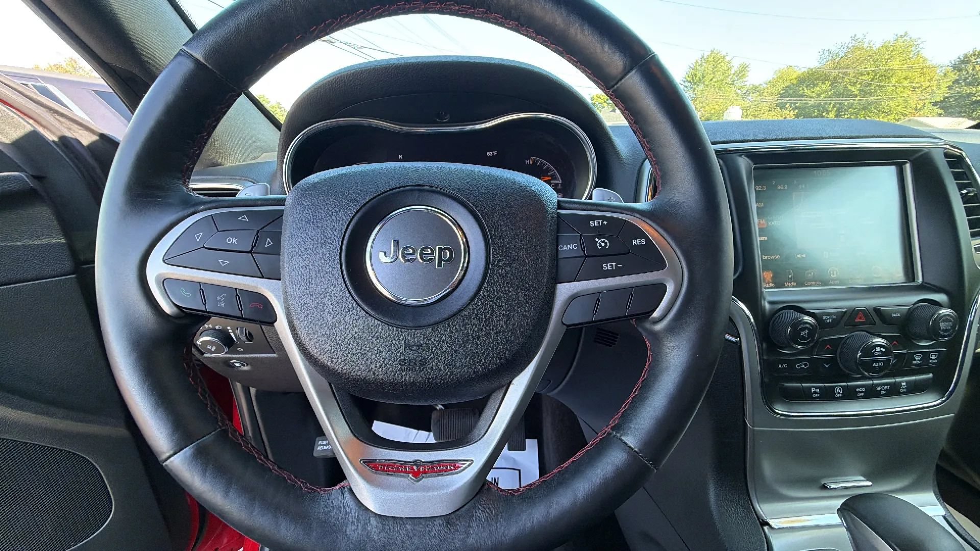 Used 2017 Jeep Grand Cherokee Trailhawk AWD/4WD image 18