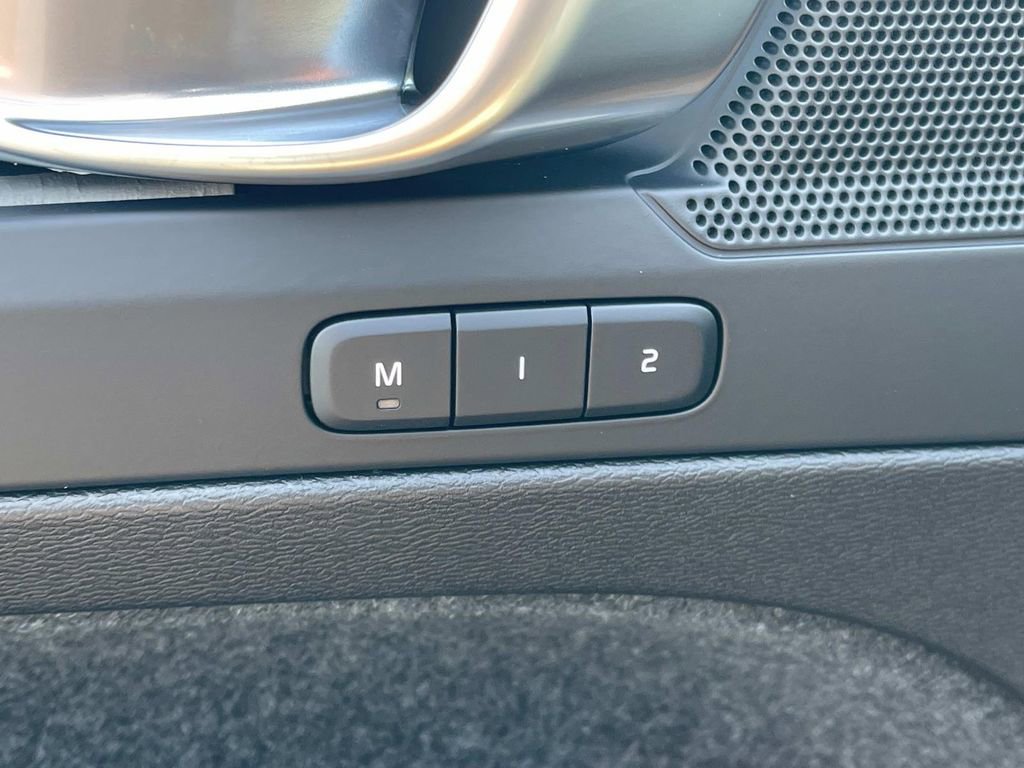 New 2026 Volvo XC40 B5 Plus w/ Protection Package Premier image 20