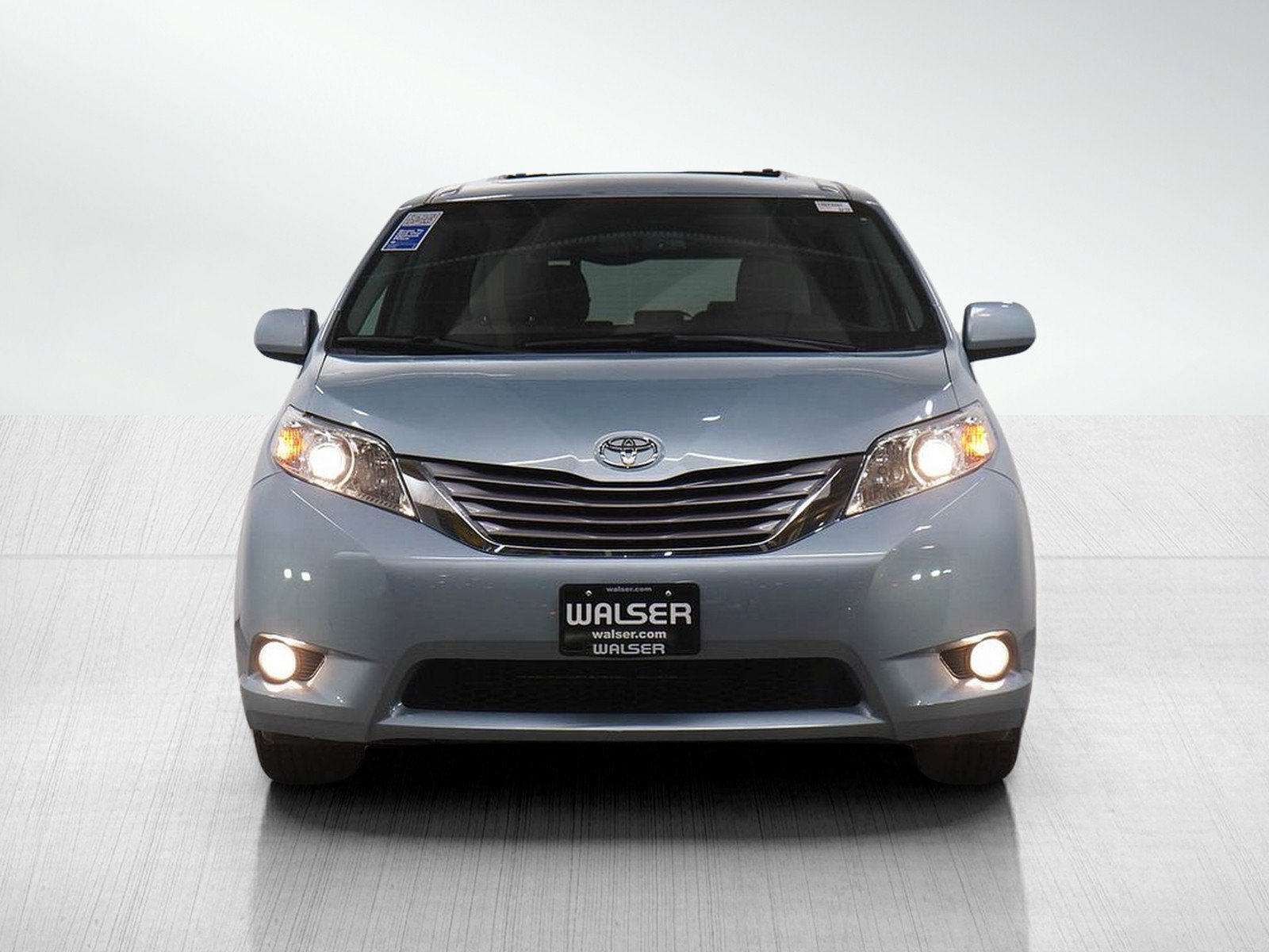 Used 2015 Toyota Sienna XLE image 8