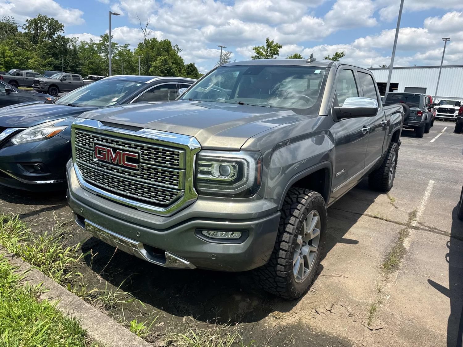 Used 2017 GMC Sierra 1500 Denali AWD/4WD image 7