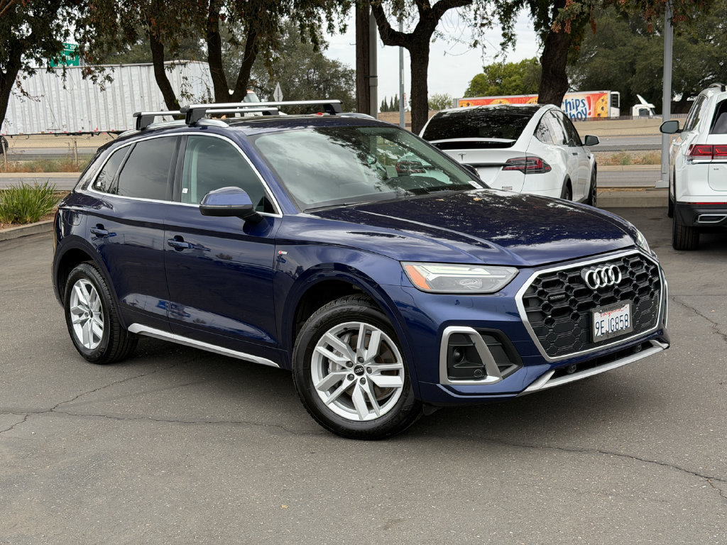 Used 2023 Audi Q5 2.0T Premium w/ Convenience Package AWD/4WD image 3