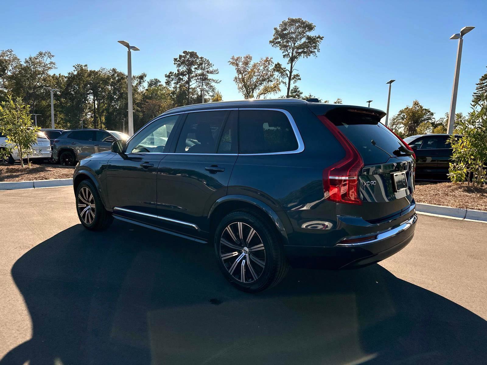 Certified 2025 Volvo XC90 B5 Core image 3
