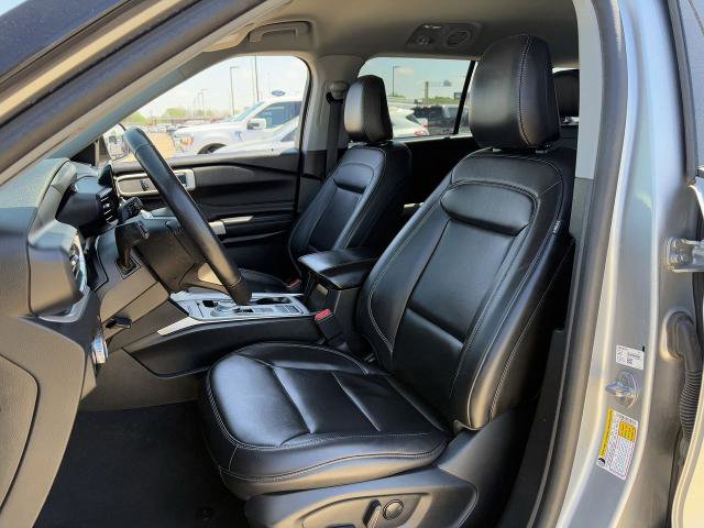 Certified 2023 Ford Explorer XLT w/ Equipment Group 202A RWD image 25