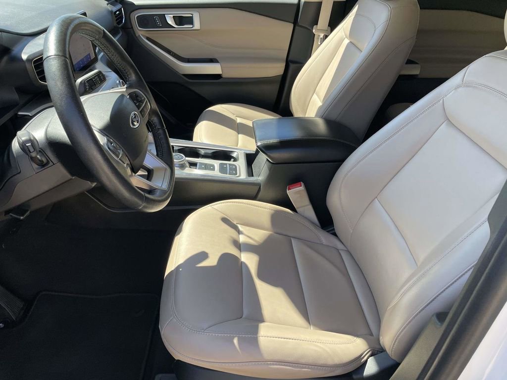 Used 2022 Ford Explorer XLT w/ Equipment Group 202A image 13