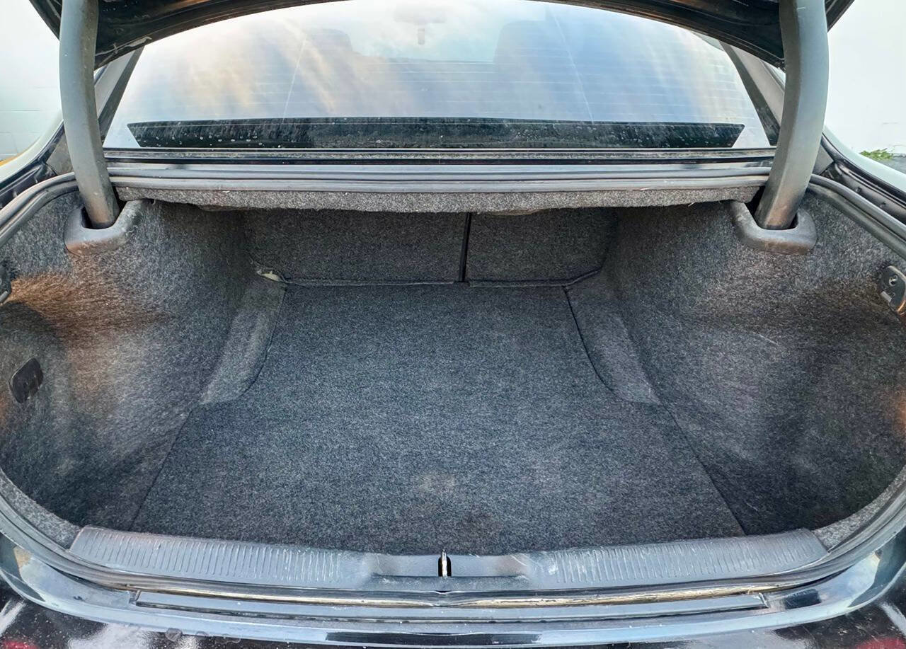 Used 2015 Dodge Charger R/T w/ Plus Group RWD image 19