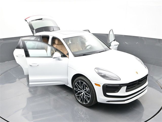 New 2026 Porsche Macan image 33