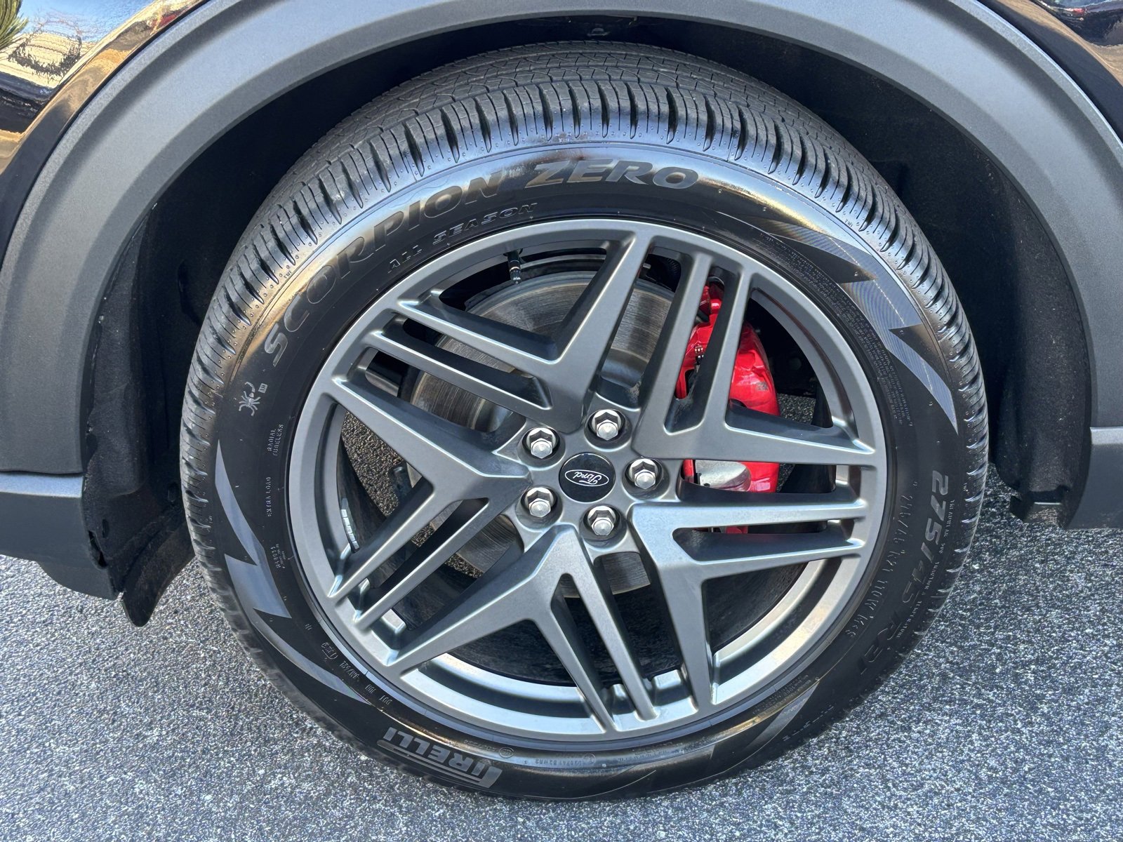 Used 2025 Ford Explorer ST-Line w/ Premium Package image 14