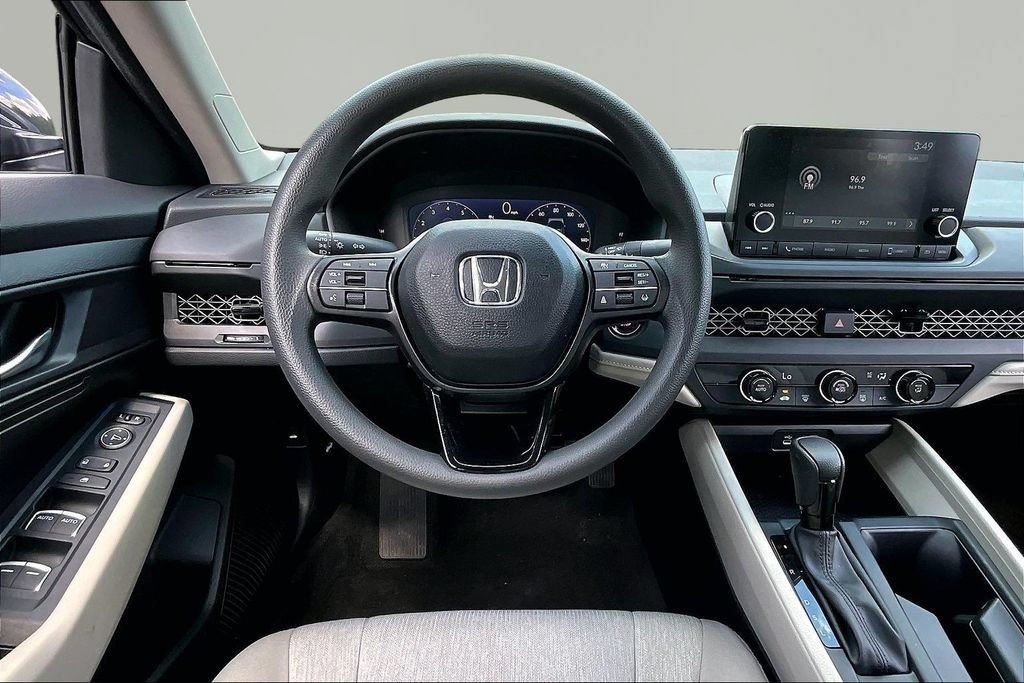 Used 2025 Honda Accord LX image 9