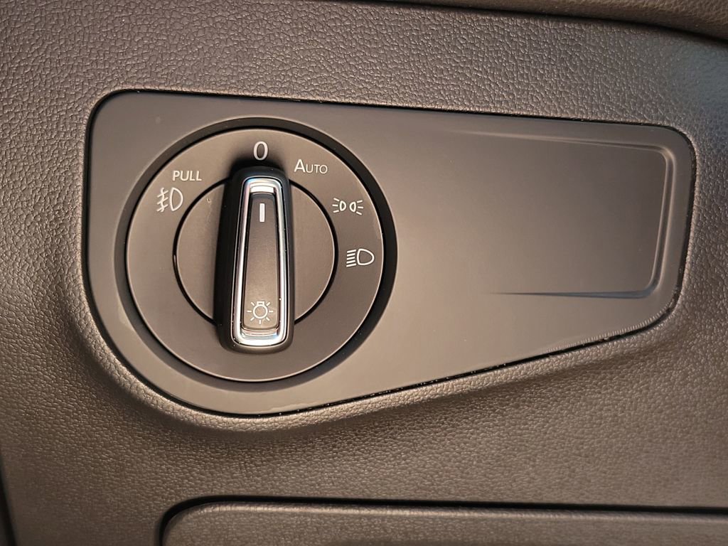 Used 2019 Volkswagen Tiguan SEL image 27