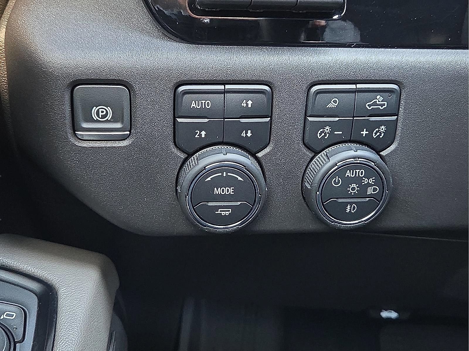 Used 2024 Chevrolet Silverado 1500 ZR2 w/ Technology Package image 22