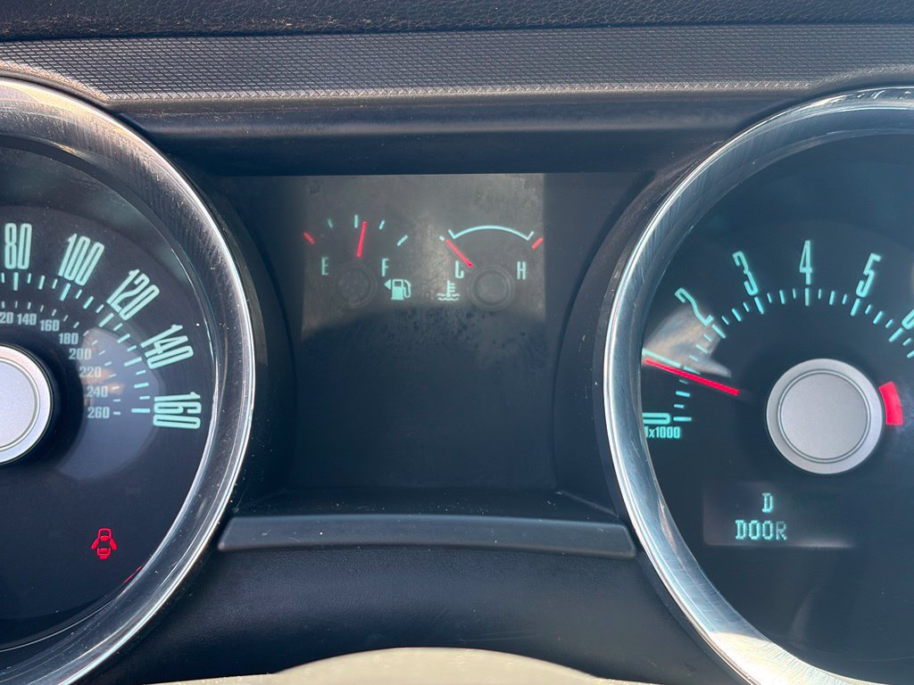 Used 2012 Ford Mustang Convertible RWD image 26