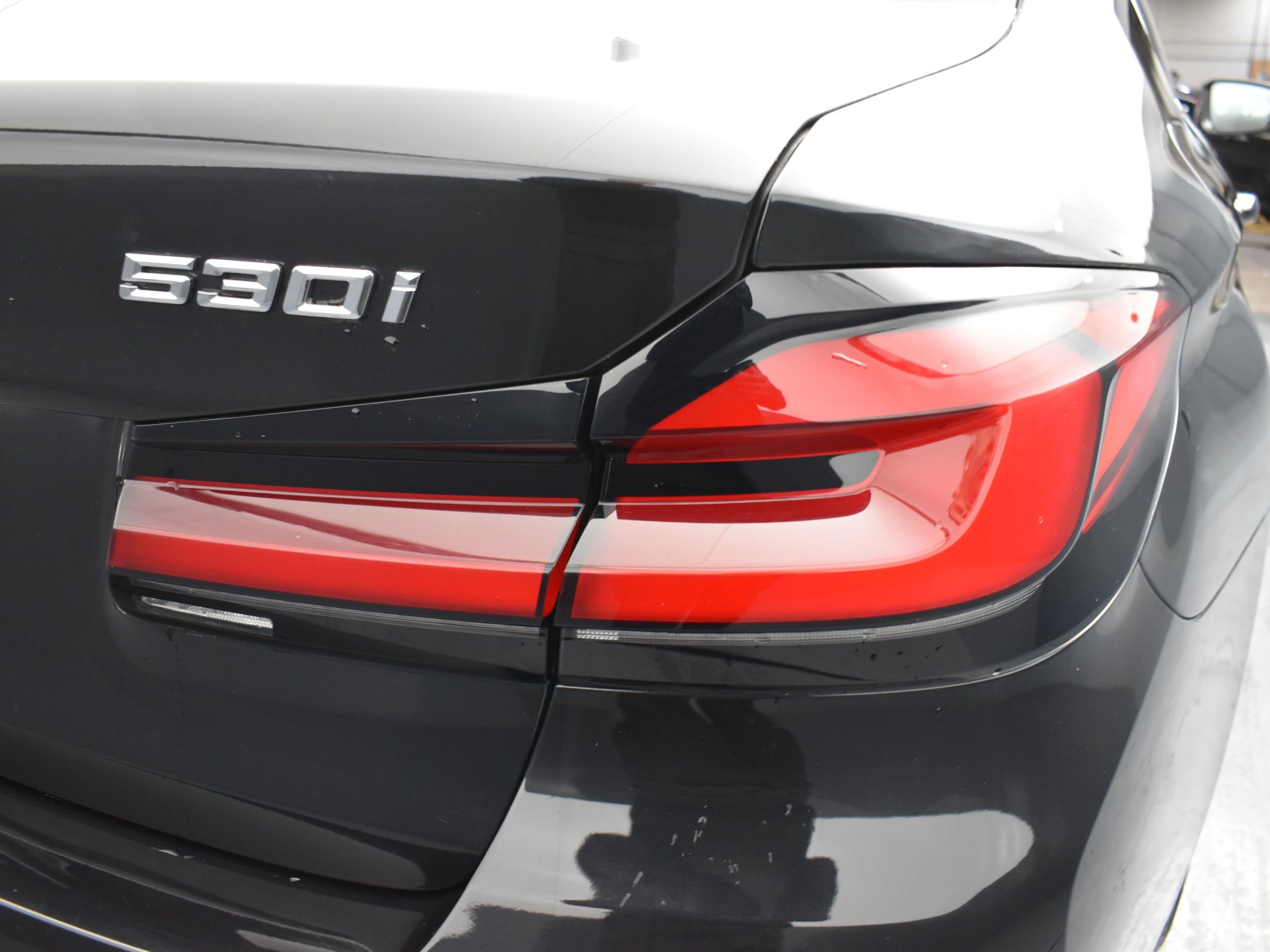 Used 2023 BMW 530i xDrive w/ Convenience Package image 8