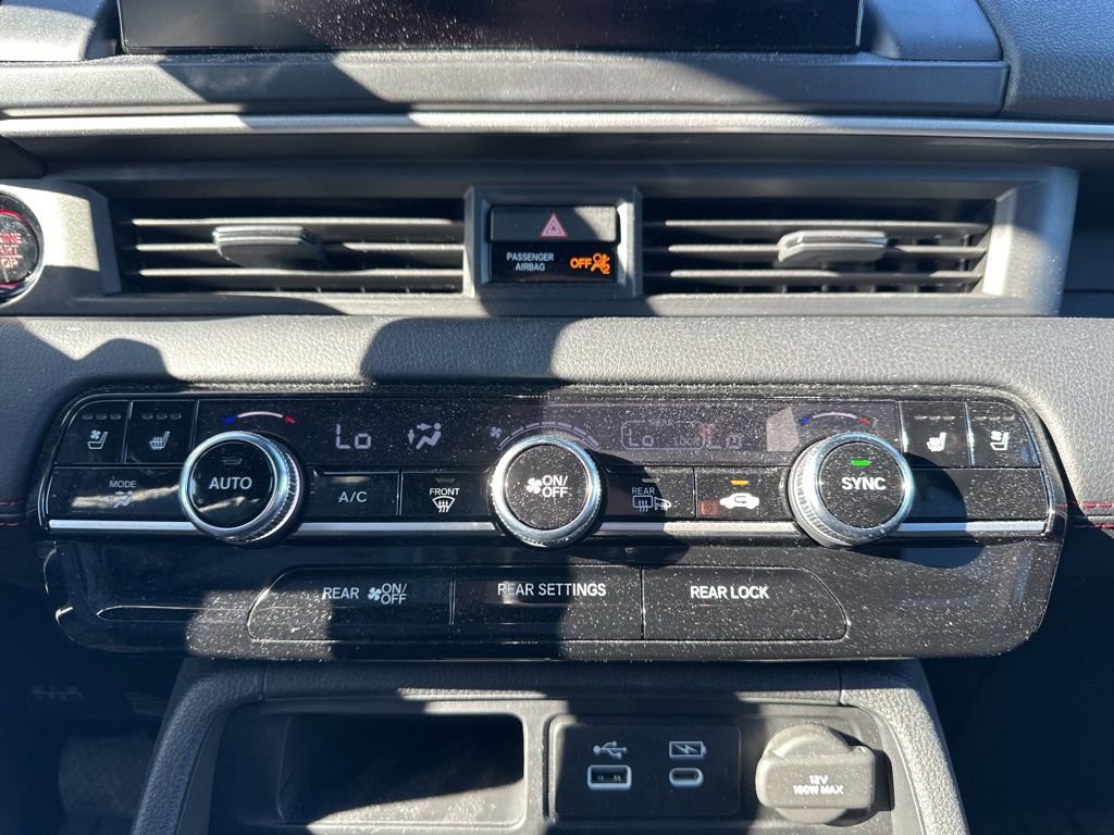 Used 2025 Honda Pilot Black Edition image 25