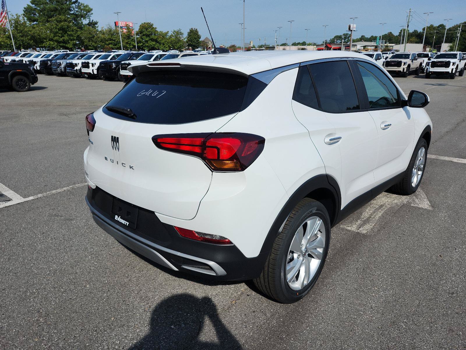 New 2026 Buick Encore GX Preferred w/ Comfort Package FWD image 3