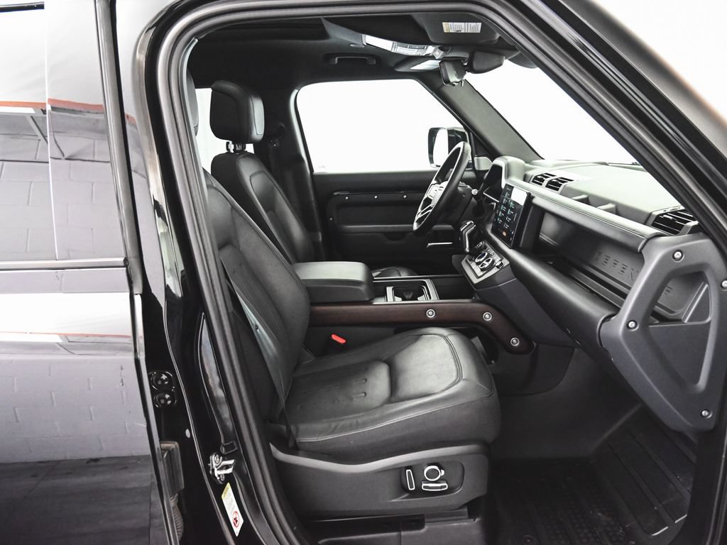 Used 2024 Land Rover Defender 130 X AWD/4WD image 40