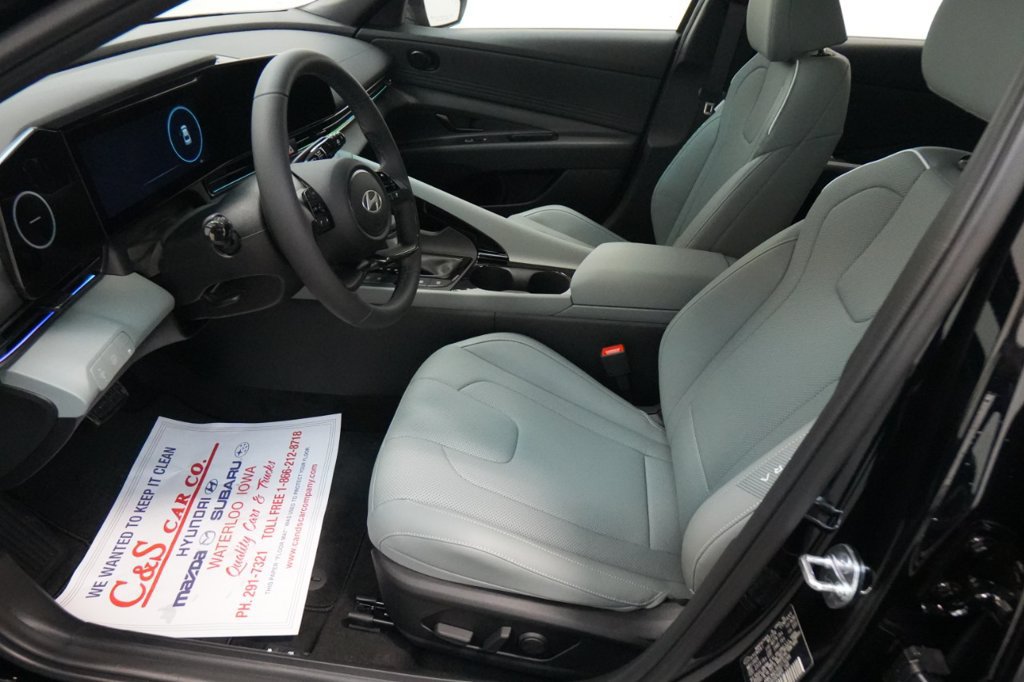 Certified 2025 Hyundai Elantra Limited FWD image 28