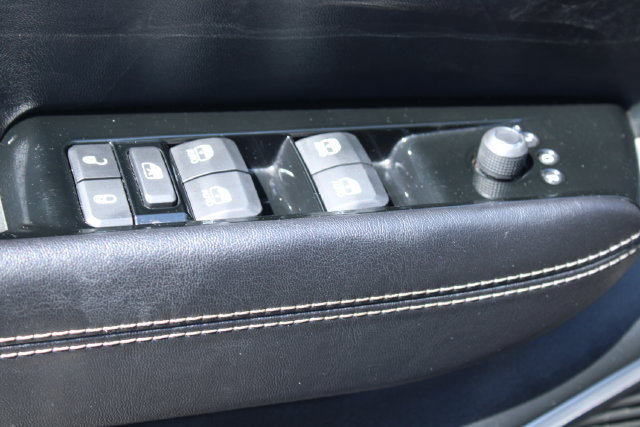 Used 2024 Jeep Wagoneer L Series II AWD/4WD image 12