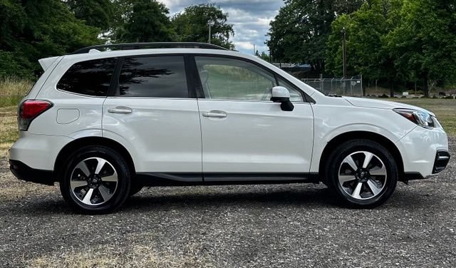 Used 2017 Subaru Forester 2.5i Limited AWD/4WD image 10
