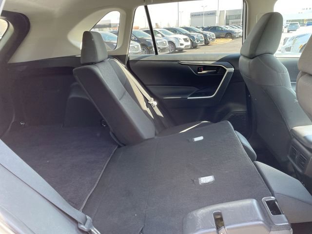 Used 2022 Toyota RAV4 XLE w/ Convenience Package image 16