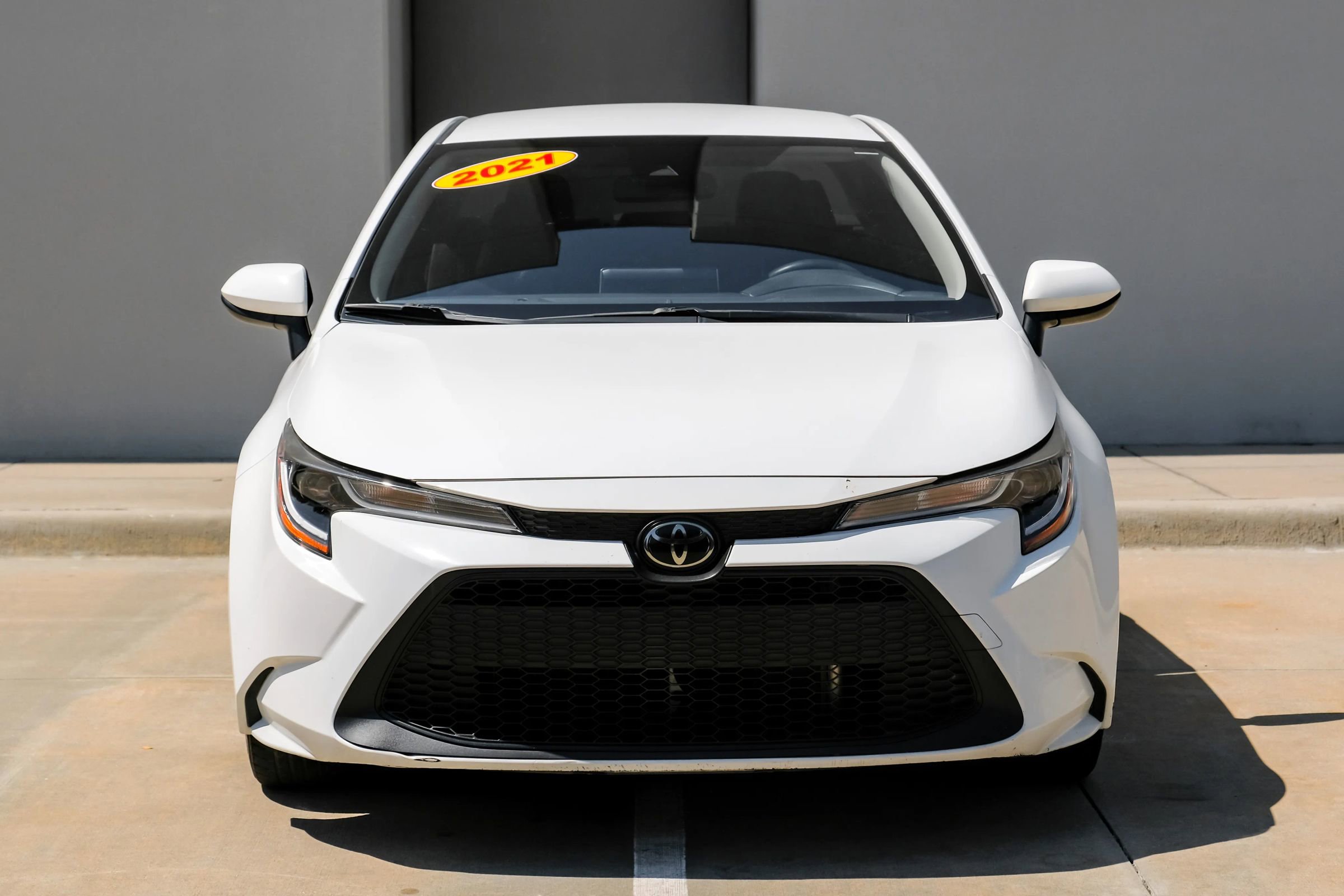 Used 2021 Toyota Corolla LE image 12