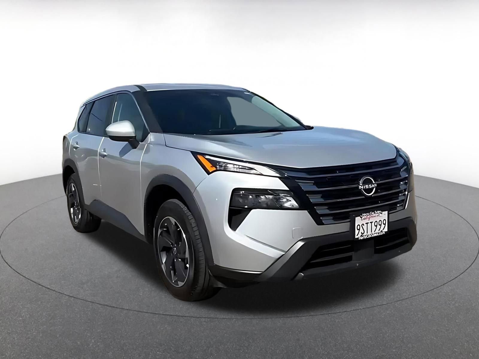 Used 2025 Nissan Rogue SV FWD image 3