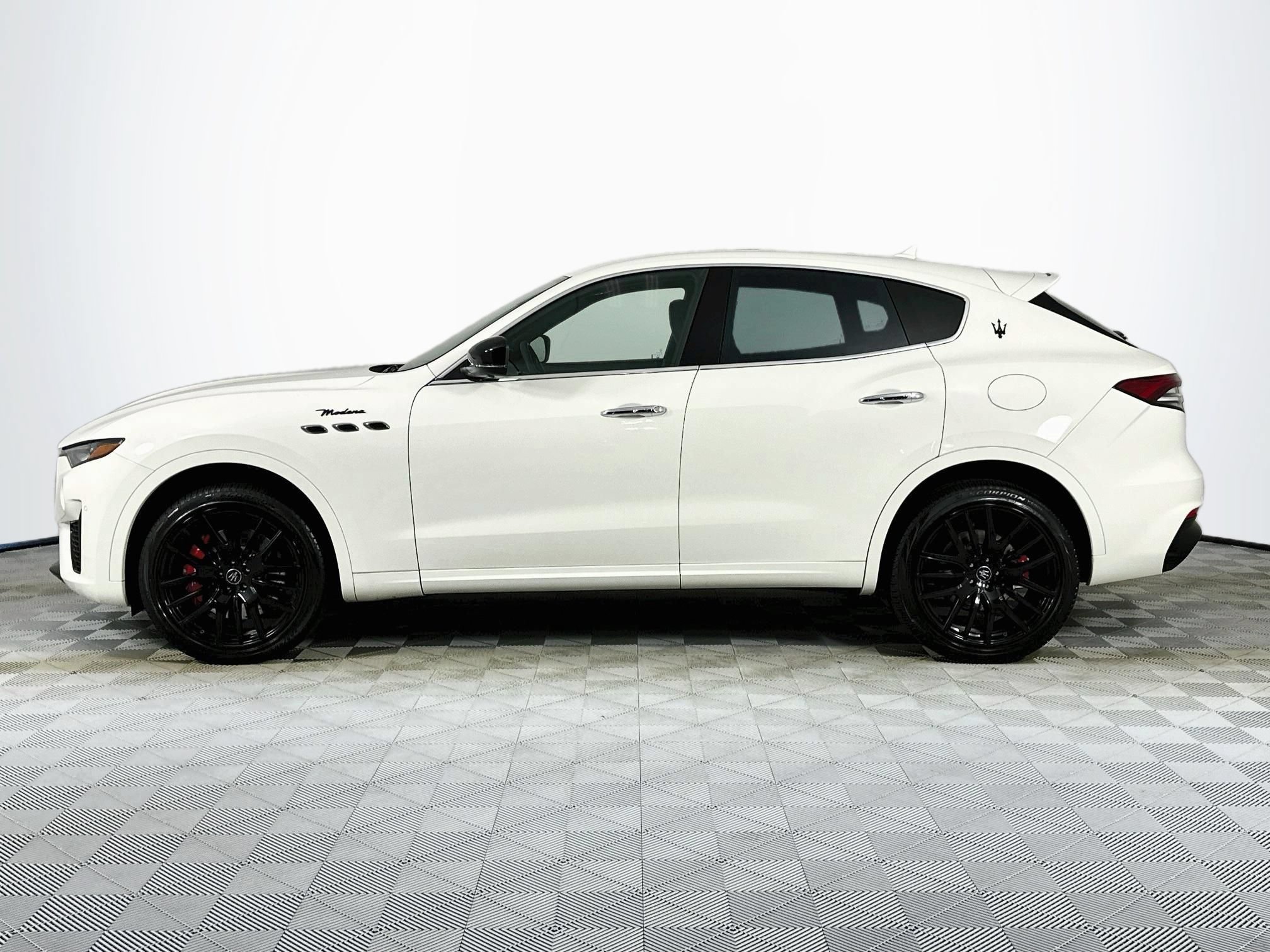Used 2024 Maserati Levante Modena Ultima AWD/4WD image 8