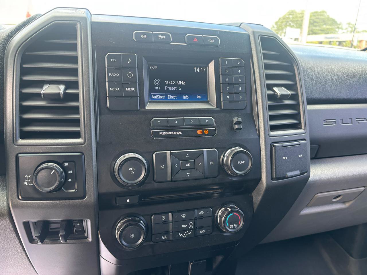 Used 2017 Ford F250 XL w/ Power Equipment Group AWD/4WD image 18
