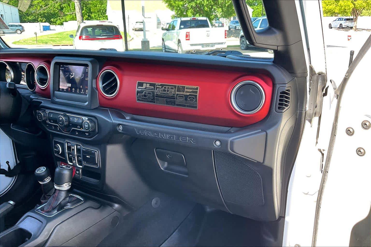 Used 2018 Jeep Wrangler Unlimited Rubicon AWD/4WD image 17