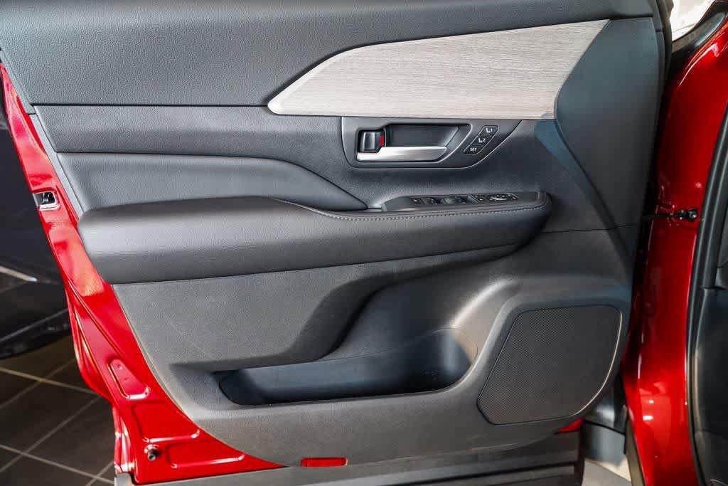 New 2025 Toyota Grand Highlander AWD Hybrid image 20