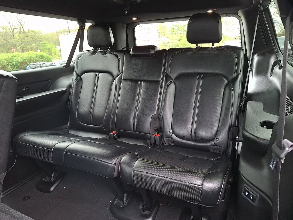 Used 2024 Jeep Wagoneer L Series II w/ Flexible Seating Group AWD/4WD image 15