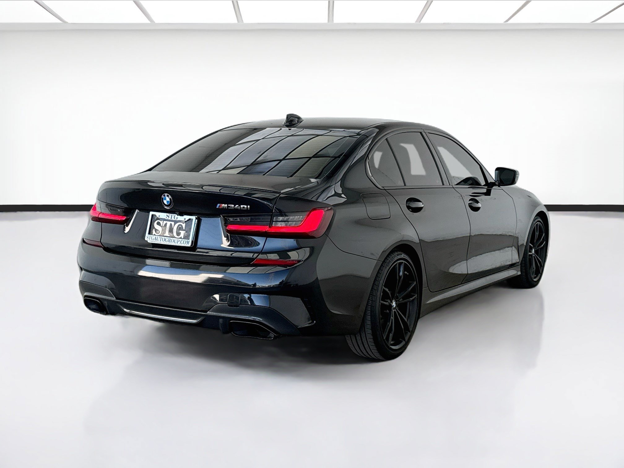 Used 2022 BMW M340i w/ Shadowloine Package RWD image 4