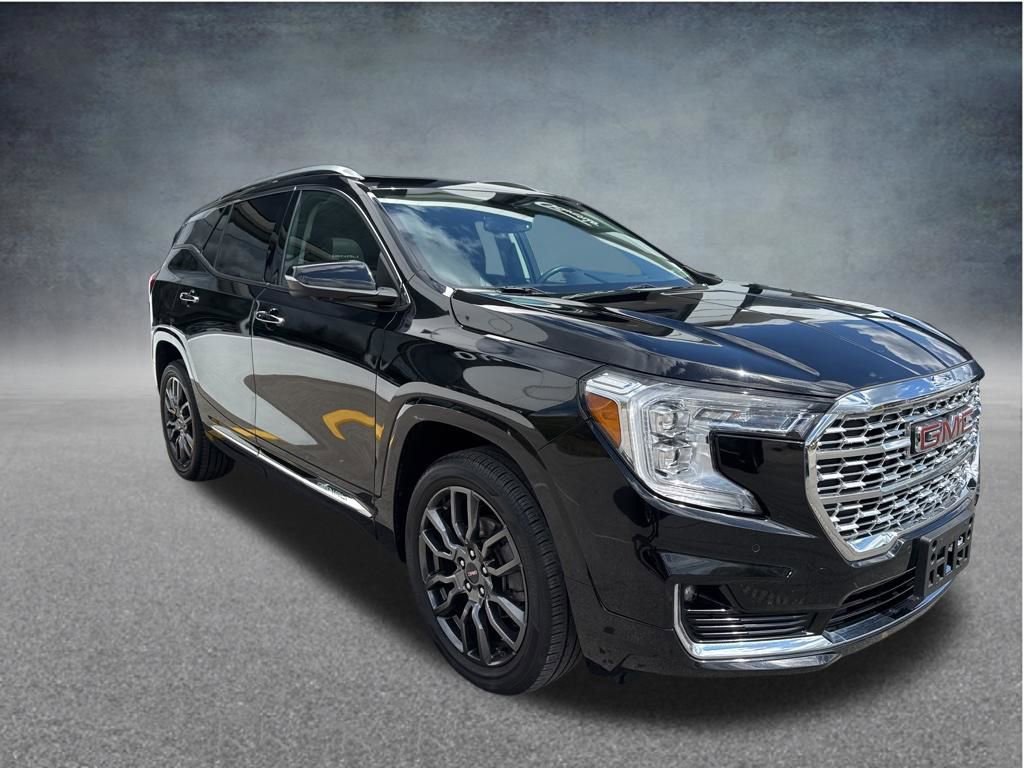 Used 2023 GMC Terrain Denali w/ Black Diamond Edition image 8