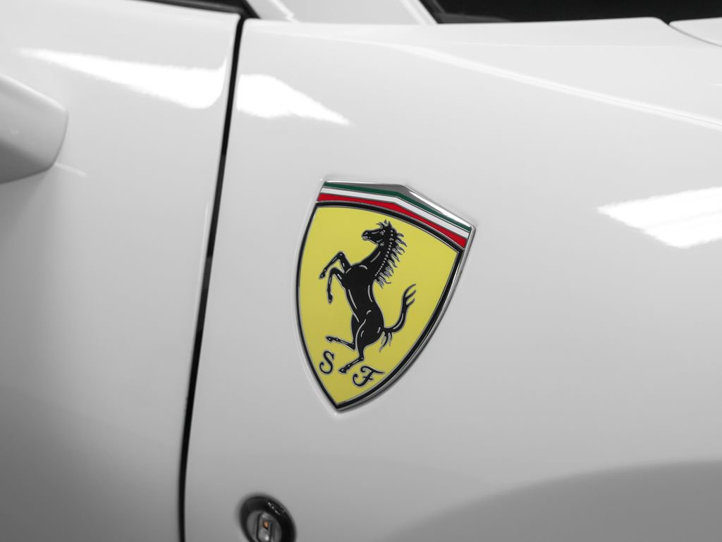 Certified 2022 Ferrari F8 Tributo RWD image 11