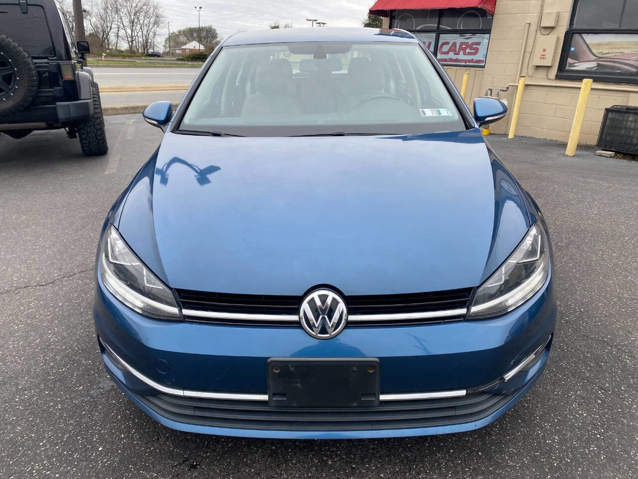 Used 2018 Volkswagen Golf S image 8