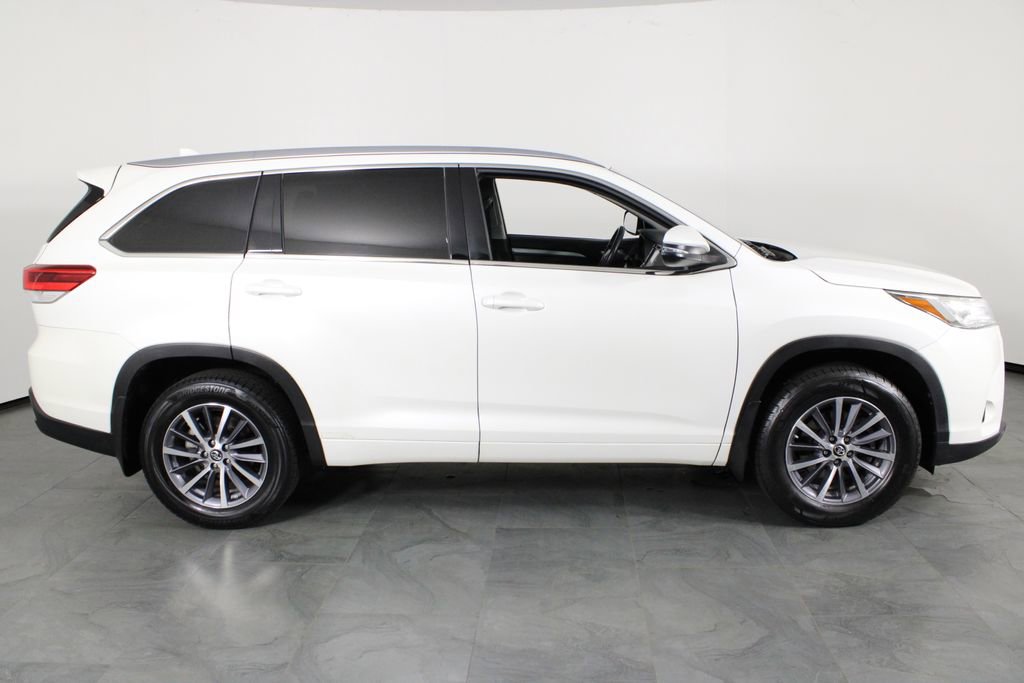 Used 2017 Toyota Highlander XLE image 15