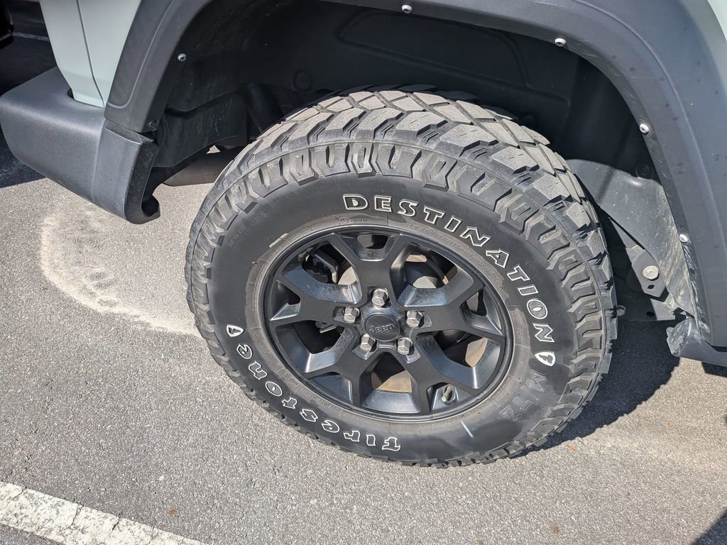 Used 2023 Jeep Wrangler Willys image 9